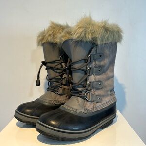Sorel Women Boots Size 5 Gray Joan of Arctic Boot Shoes Suede faux Fur